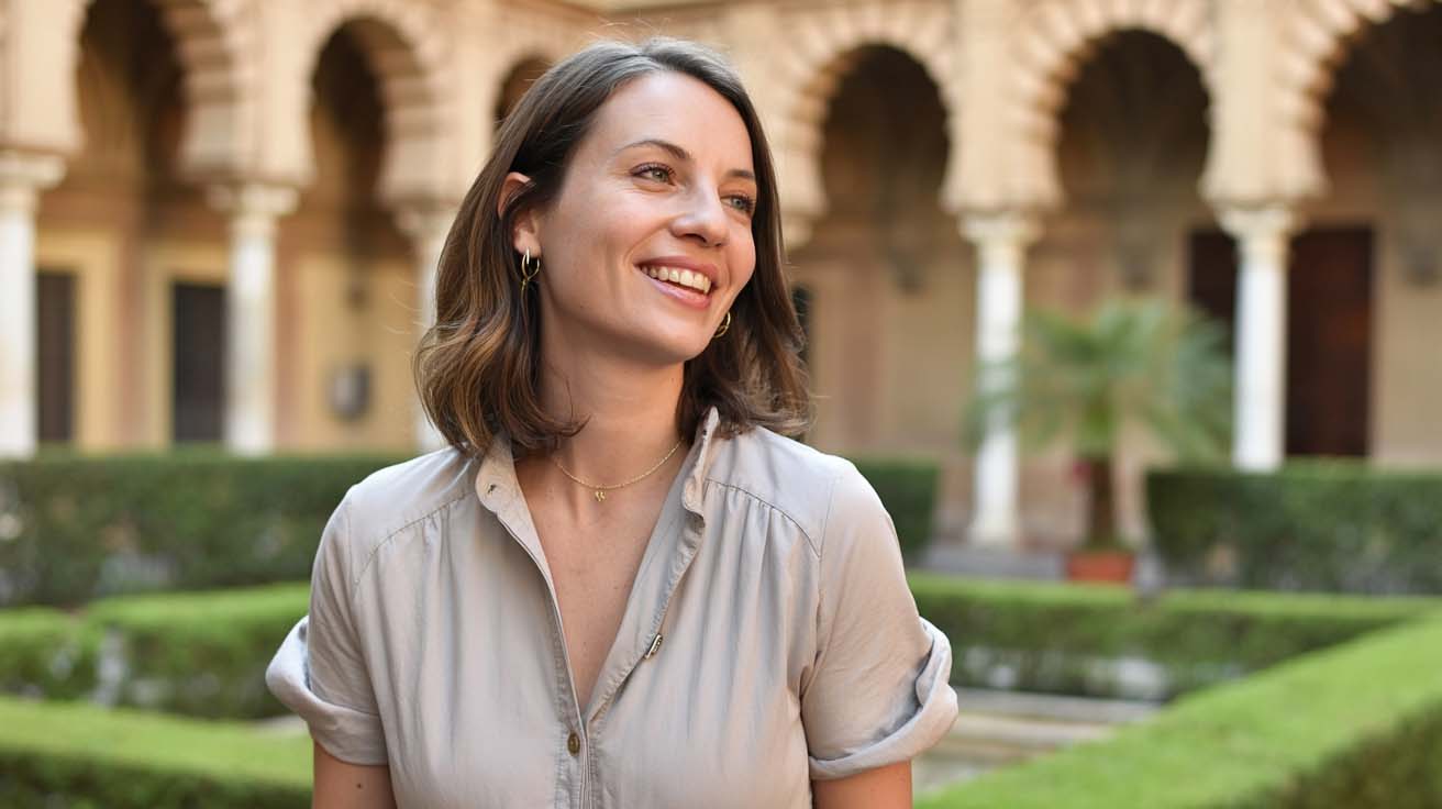 mujer con mastoplexia sin implantes